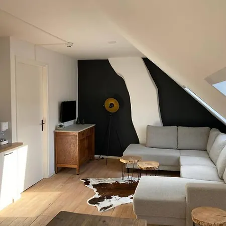 Authentic - 5p-apartment Lägenhet *