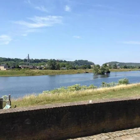 Authentic - 5p-apartment Lägenhet *