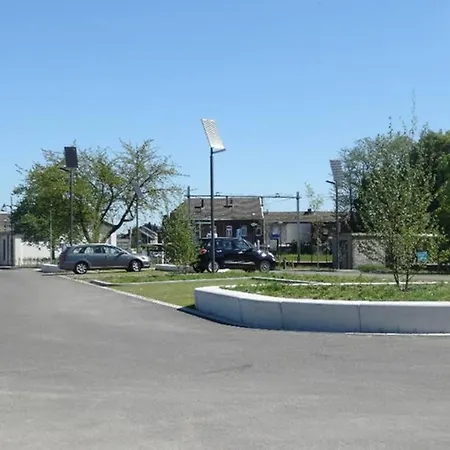 Authentic - 5p-apartment Lägenhet *